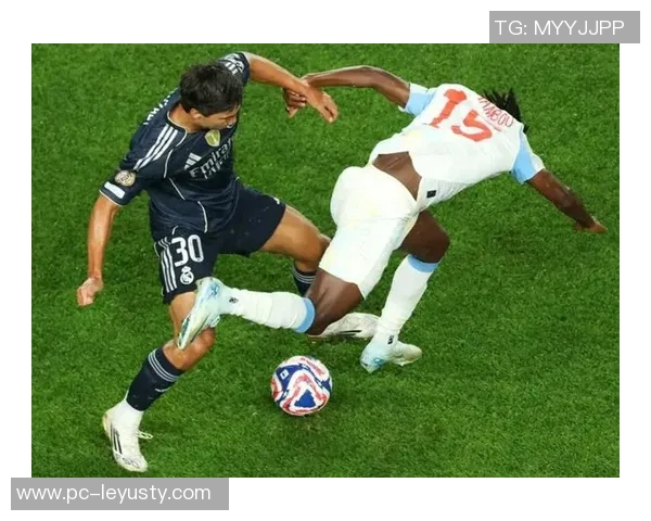 尤文图斯关注埃尔切中场门多萨面临曼城皇马激烈竞争