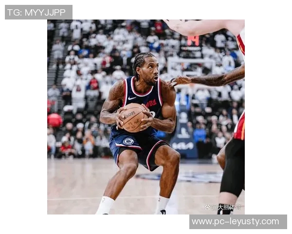 小里分析快船进攻体系雷迪克无球跑位提升球队活力